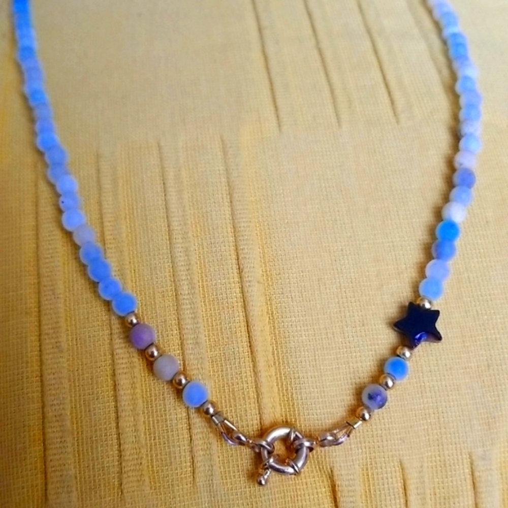 2 Necklaces - Picture 3 of 4